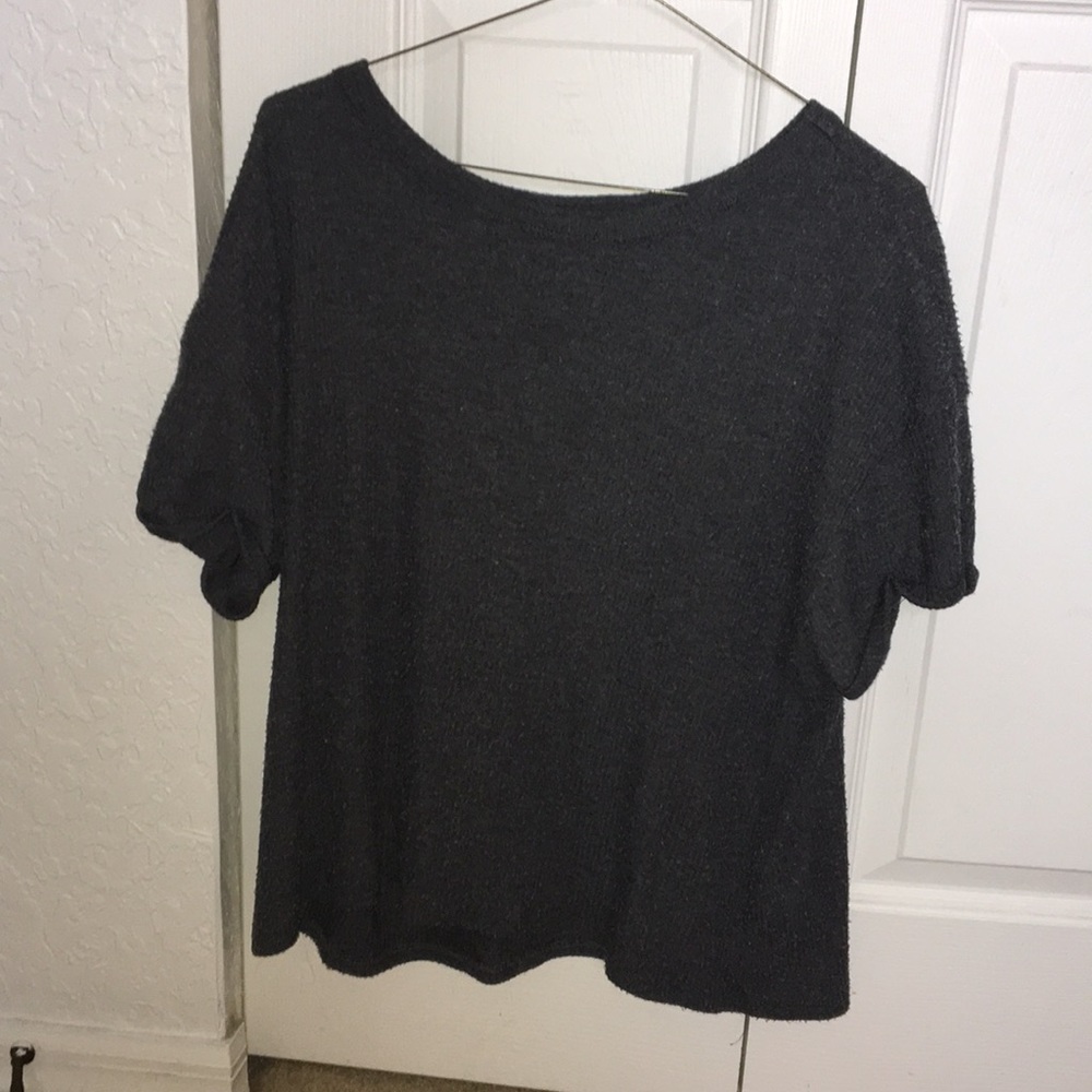 basic dark grey t-shirt